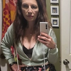 Meet your Posher, Joy